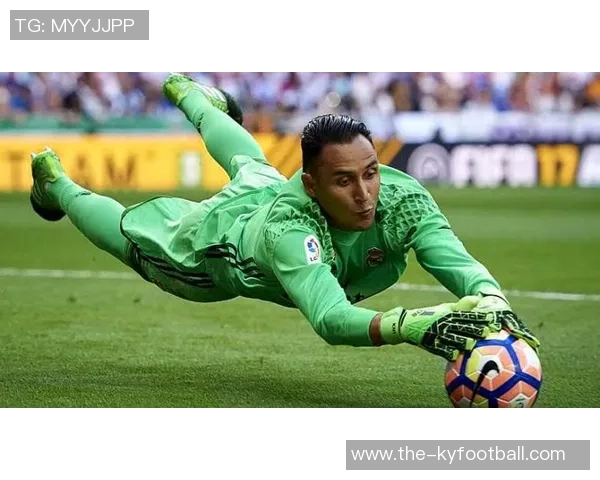 卡尼萨雷斯盛赞库尔图瓦为当今最佳门将称其技艺无与伦比 卡尼萨雷斯盛赞库尔图瓦为当今最佳门将称其技艺无与伦比