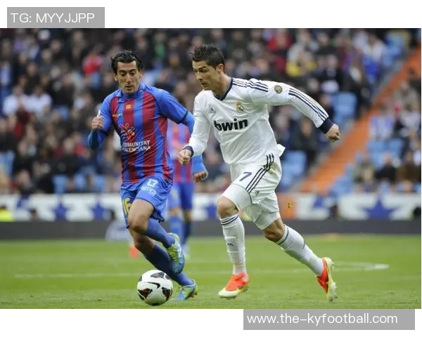 巴萨对伯纳尔恢复采取谨慎措施专人全程照看确保安全